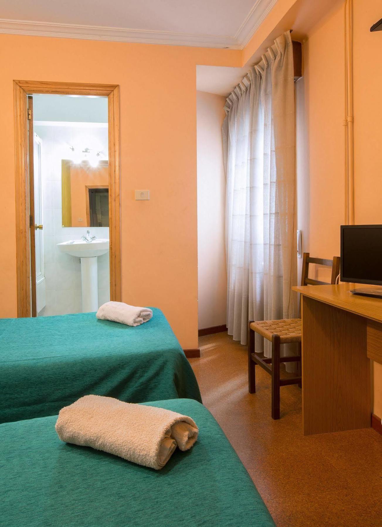 Pension Las Palmeras Lalín エクステリア 写真